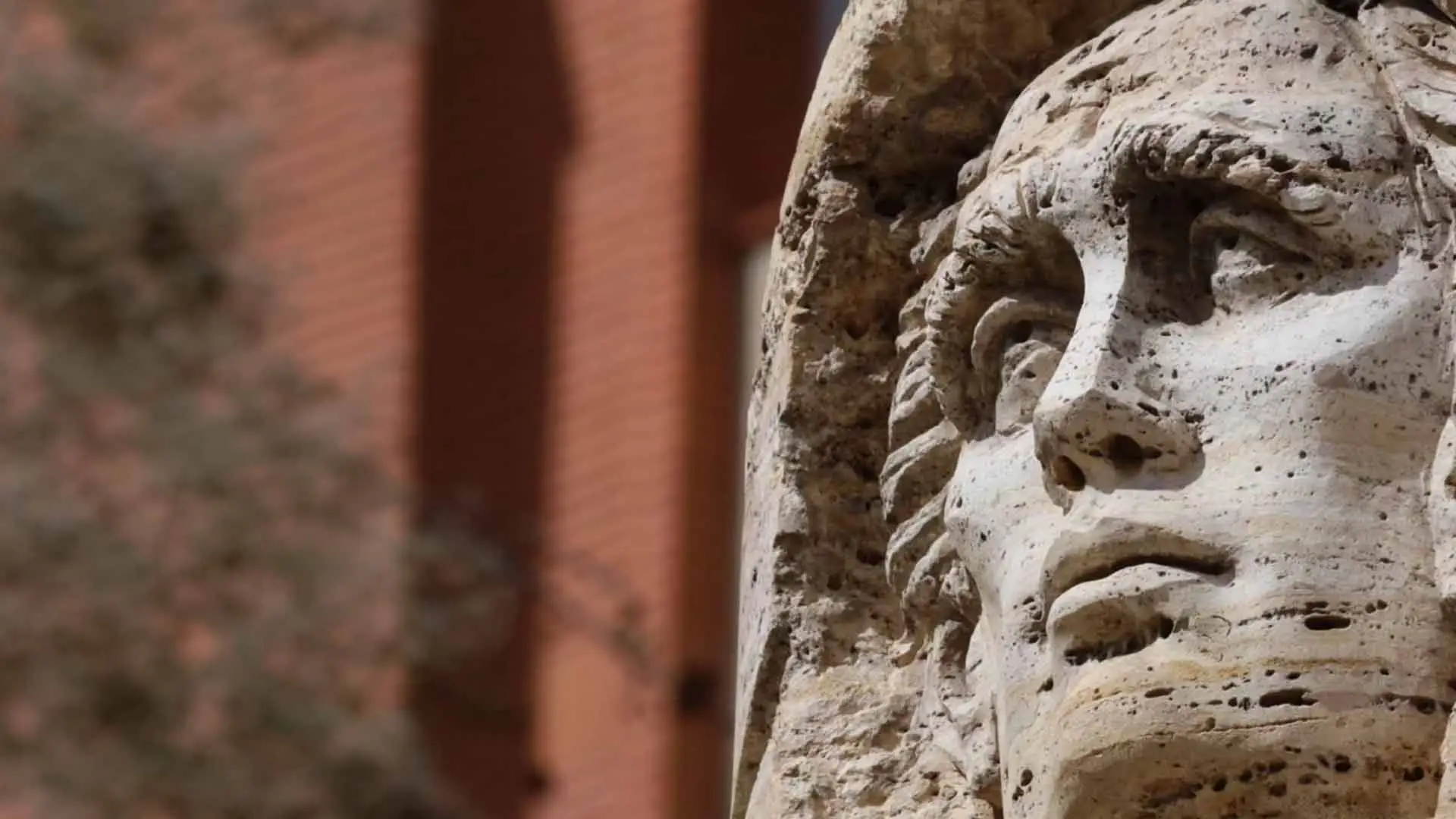 Detalle de una escultura en el Museu de L’Hospitalet