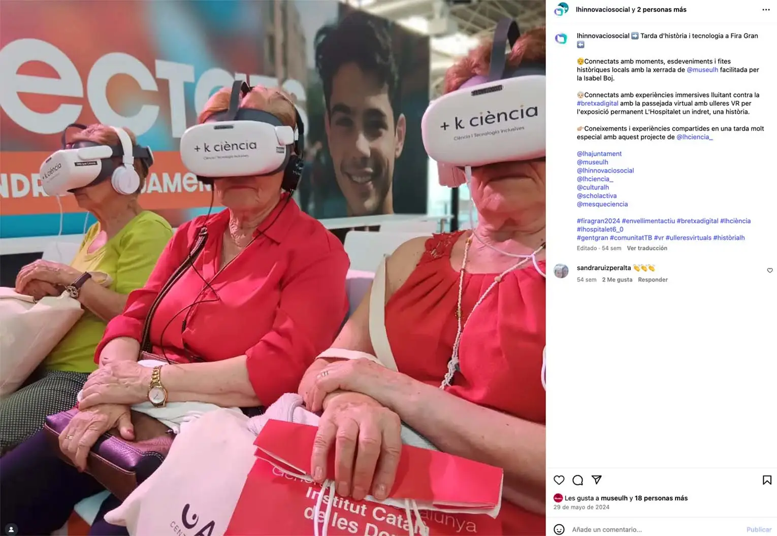 Participantes de una actividad del Museu de L’Hospitalet utilizando visores de realidad virtual.